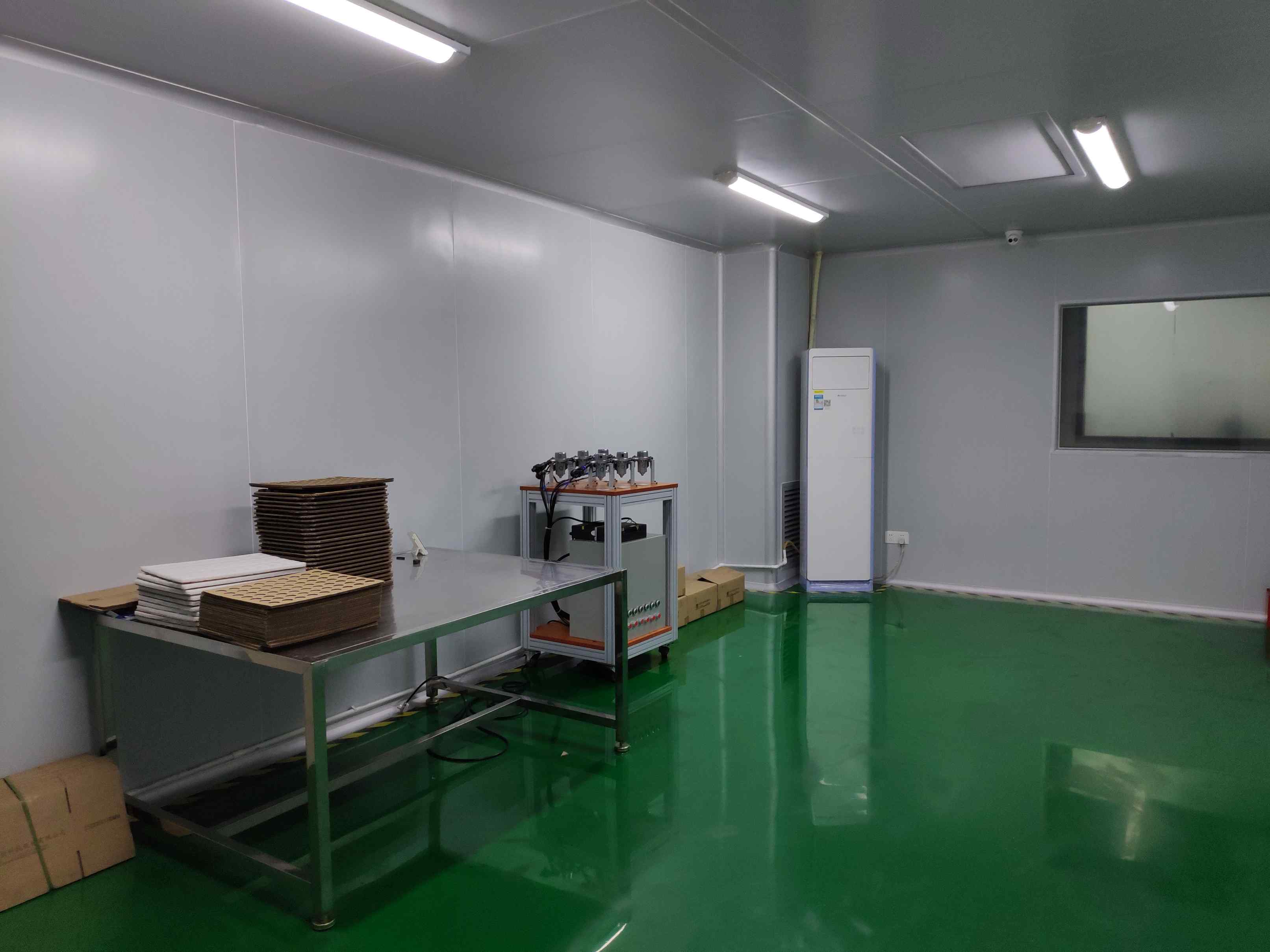 外包裝間 外包裝間