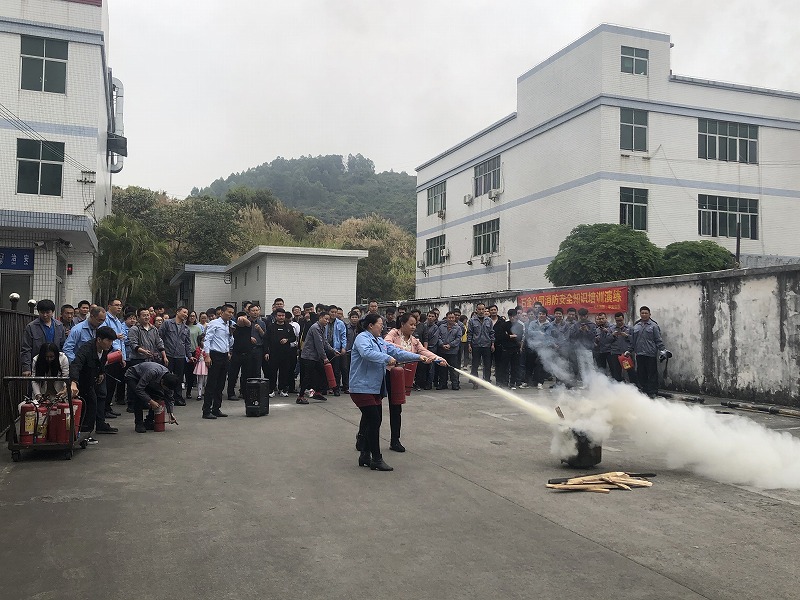 財務(wù)美女滅火演習(xí) 財務(wù)美女滅火演習(xí)