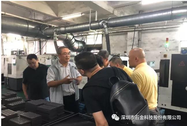 石墨制品加工現(xiàn)場 石墨制品加工現(xiàn)場